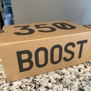 Yeezy 350 Boost Box 📦